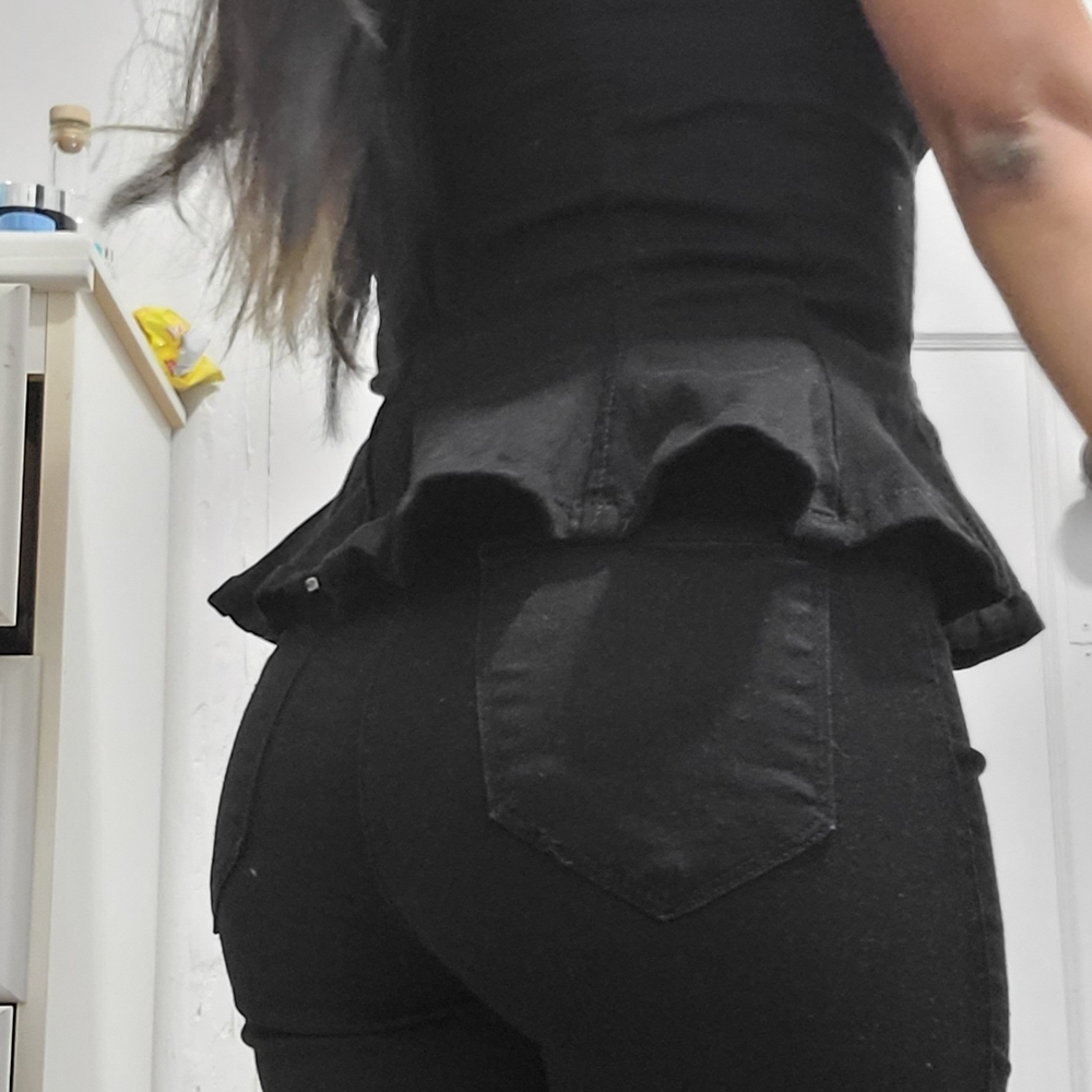GUESS Top - Picture 3 of 4